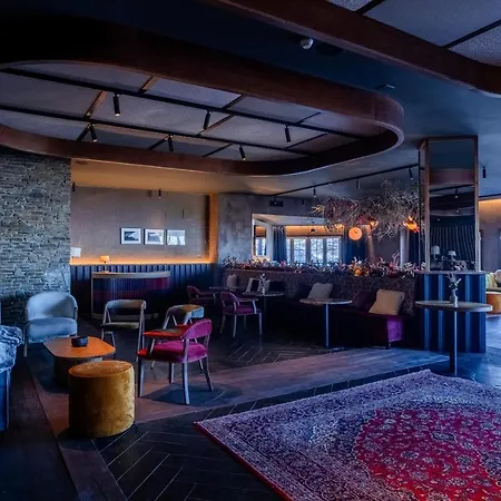 Hotell The Mountains 3*