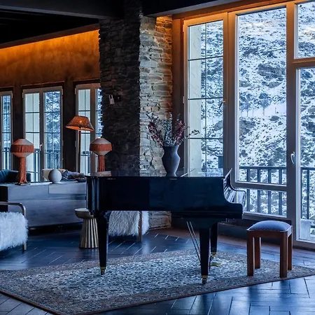 Hotell The Mountains 3*