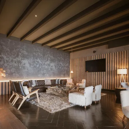 Hotell The Mountains 3*