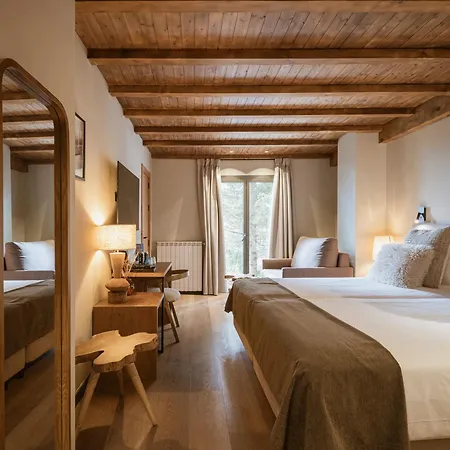 The Mountains סיירה נבדה