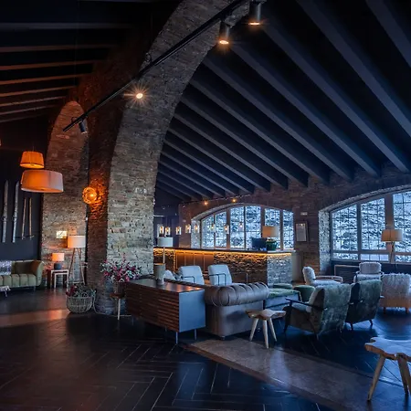 Hotell The Mountains Sierra Nevada