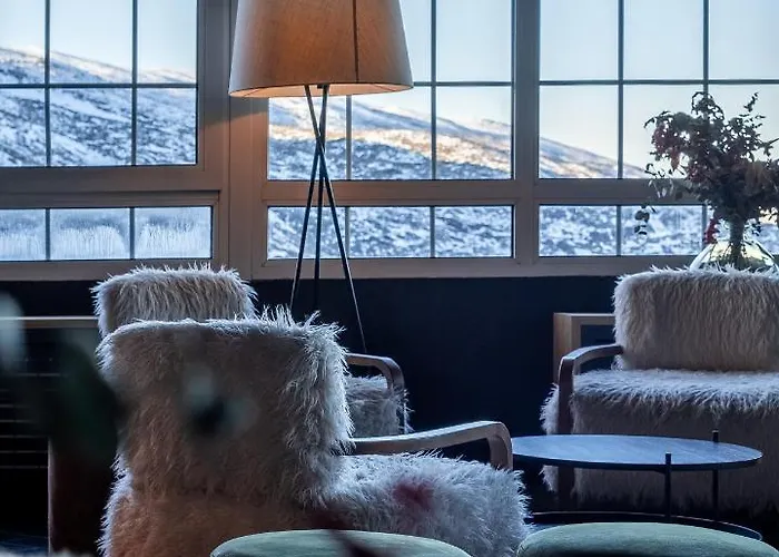 The Mountains מלון סיירה נבדה