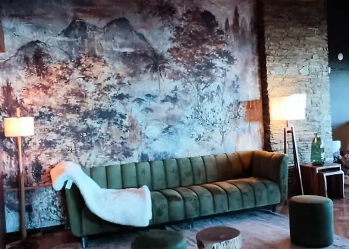 מלון The Mountains סיירה נבדה