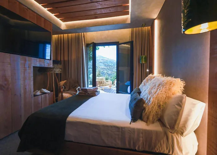 The Mountains מלון סיירה נבדה