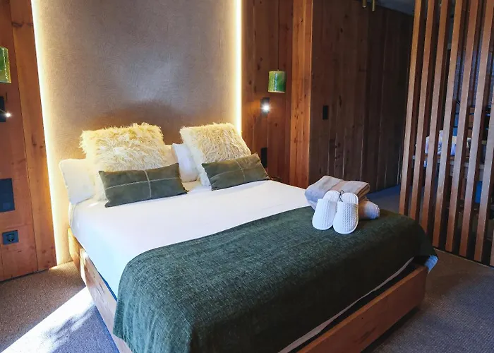 מלון The Mountains סיירה נבדה