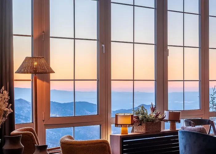 The Mountains מלון 3*