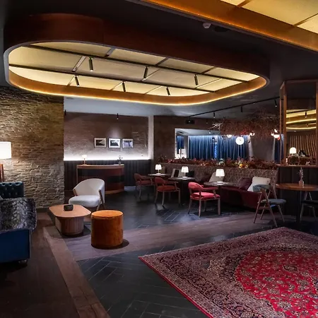 The Mountains 3* Sierra Nevada