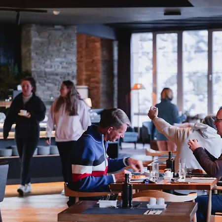 Hotel The Mountains 3*